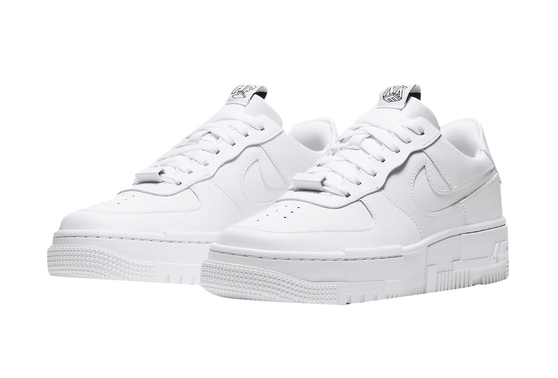 Nike Air Force 1 Low Pixel Triple 37 step man